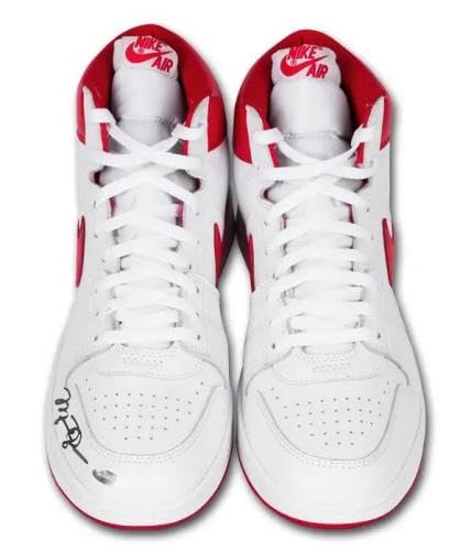 Michael Jordan Autographed Shoes Nike Air Jordan 1 Retro High 1985 & Ship PE UDA - Autographed NBA Sneakers