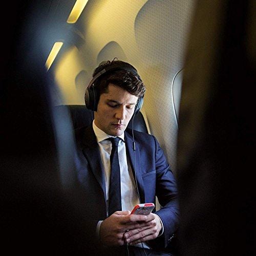 Bose QuietComfort 25 Acoustic Noise Cancelling Headphones for Apple devices - Black (wired, 3.5mm)