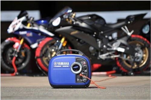 Yamaha EF2000iSv2, 1600 Running Watts/2000 Starting Watts, Gas Powered Portable Inverter