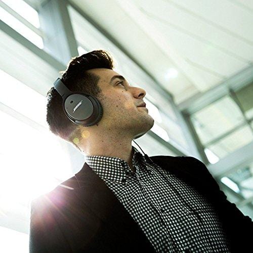 Bose QuietComfort 25 Acoustic Noise Cancelling Headphones for Apple devices - Black (wired, 3.5mm)