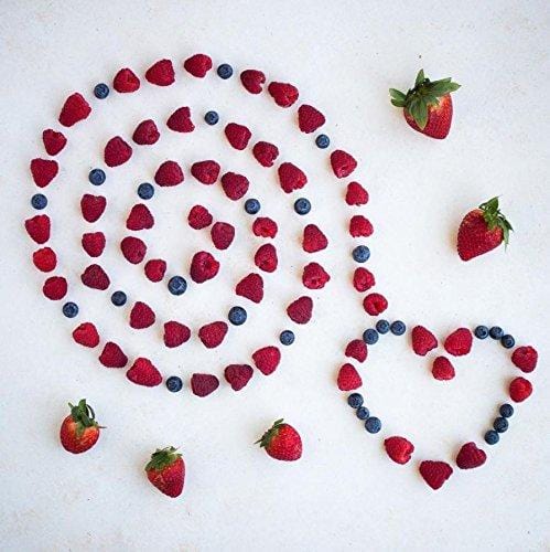 Amazing Grass Green Superfood Organic Powder with Wheat Grass and 7 Super Greens, Flavor: Berry, 30 Servings, 1 scoop = 2 servings of veggies