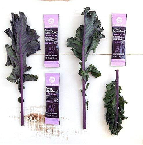 Amazing Grass Green Superfood Sweet Berry Antioxidant Natural Organic Smoothie | Detox cleanse weight loss | Elderberry, Wheatgrass, and 7 Super Greens | 30 Count Packets | Bonus Shaker Cup