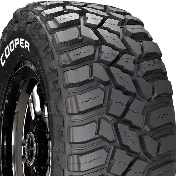 Cooper Discoverer STT Pro All- Season Radial Tire-LT285/65R18 122Q