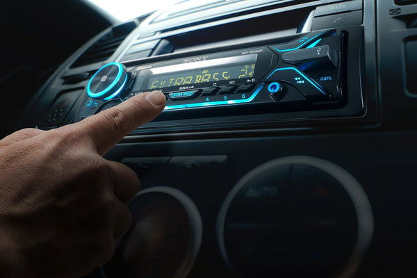 Sony MEX-N5200BT CD Receiver with Bluetooth, external microphone and SiriusXM Ready (Disco by manufacturer)