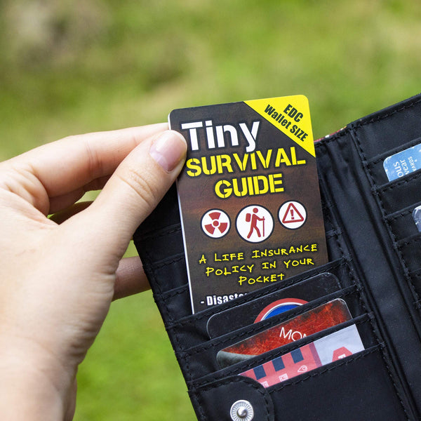 Tiny Survival Guide: A Life Insurance Policy in Your Pocket - The Ultimate "Survive Anything" Everyday Carry: Emergency, Disaster Preparedness Micro-Guide