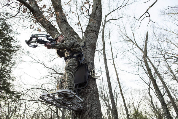 Barnett HyperGhost 425 Crossbow in Mossy Oak Treestand Camo, Shoots 425 Feet Per Second and Includes Premium Illuminated 1.5-5x32 Scope