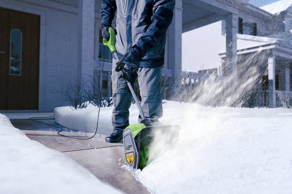 Greenworks 12-Inch 8 Amp Corded Snow Shovel 2600802