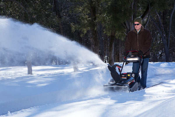 Briggs & Stratton 1696741 Single Stage Snow Thrower with Snow Shredder Auger and 250cc Engine with Electric Start, 22-Inch